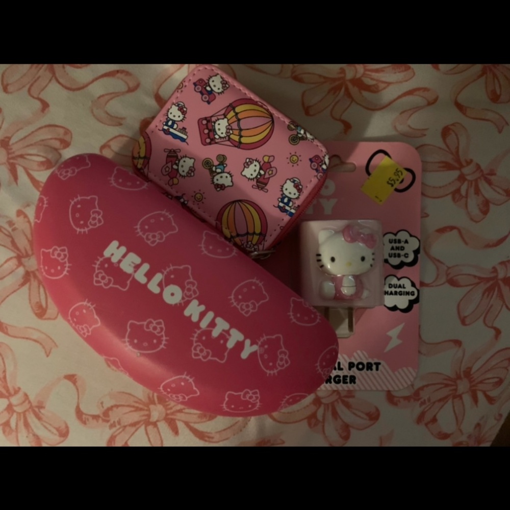 Hello kitty accessory bundle